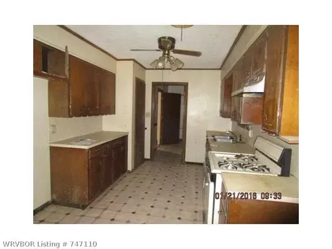 104 S 15th St, Lavaca, AR 72941 photo 3