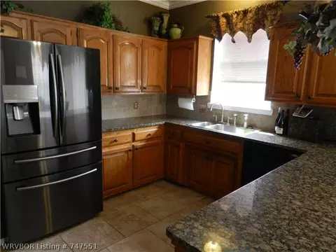 2300 Dundee Dr, Fort Smith, AR 72908 photo 3