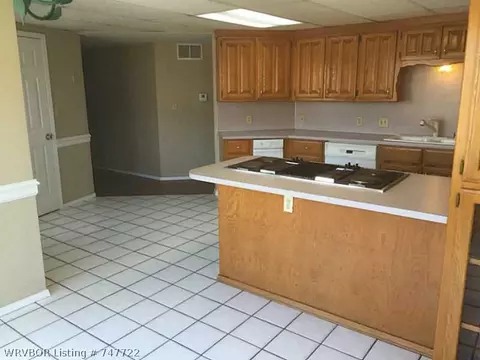 8813 Canterbury Cv, Fort Smith, AR 72903 photo 5