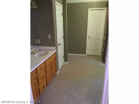 8813 Canterbury Cv, Fort Smith, AR 72903 photo 12