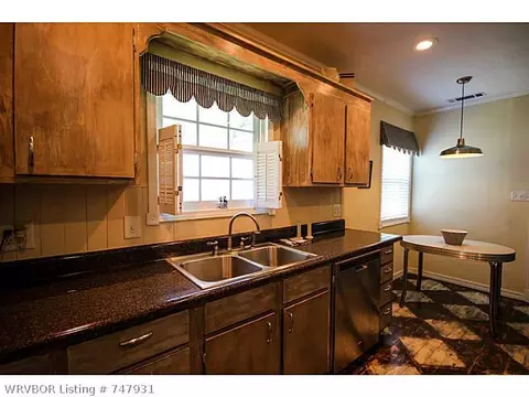 2401 S N St, Fort Smith, AR 72901 photo 8