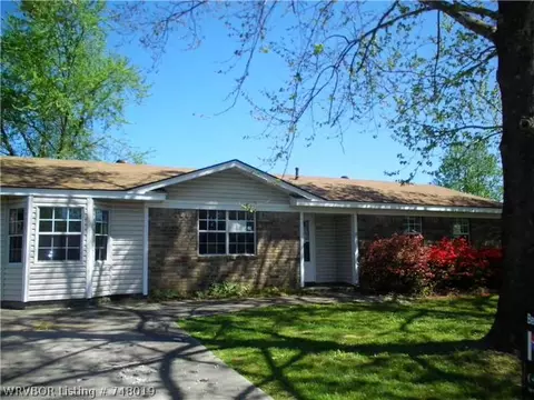 2202 Barbara Ln, Lavaca, AR 72941 photo 1