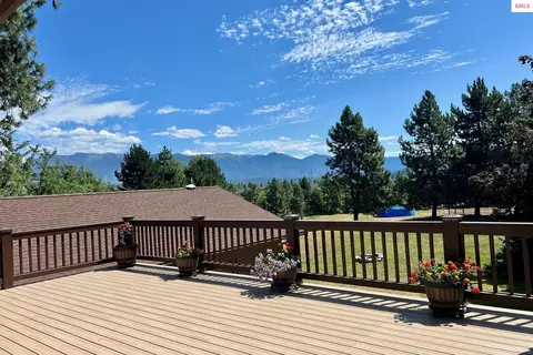183 Rainbow Ln, Moyie Springs, ID 83845
