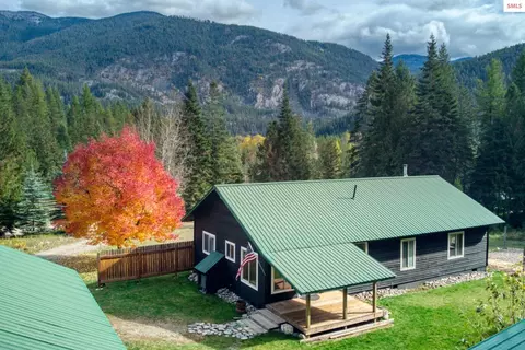 142 Beaver Tail Rd, Moyie Springs, ID 83845
