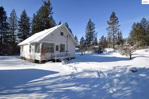 119 Electric Ave, Moyie Springs, ID 83845