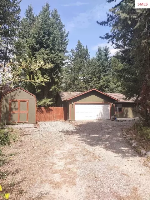 517 Westwood Dr, Moyie Springs, ID 83845