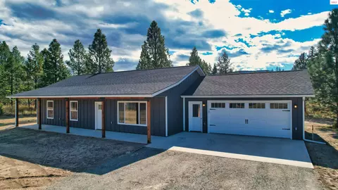 43 Magnolia Way, Moyie Springs, ID 83845