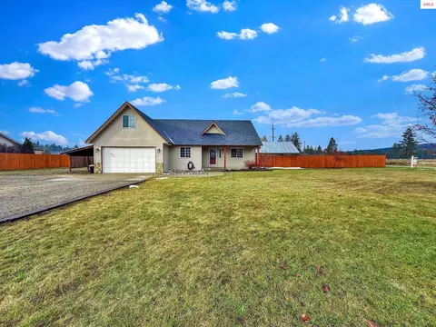 36 Rim Dr, Moyie Springs, ID 83845