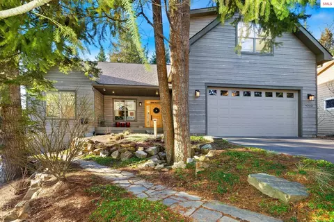 4303 Burns Ct, Sandpoint, ID 83864