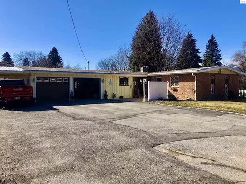 6670 Buchanan St, Bonners Ferry, ID 83805