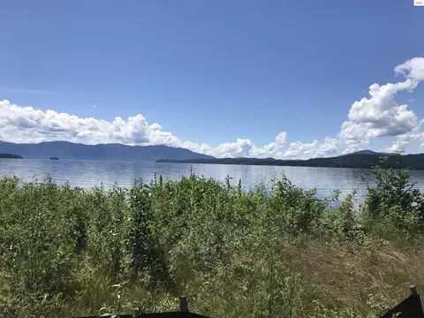 6 Idaho Country Road, Hope, ID 83836