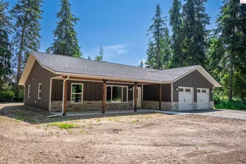 435 Daybreak Rd, Bonners Ferry, ID 83805