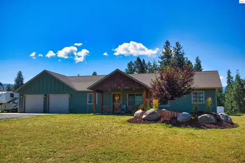 88 Airstrip Rd, Moyie Springs, ID 83845