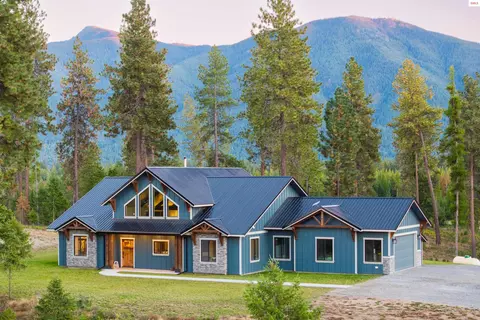 190 Whitetail Ln, Bonners Ferry, ID 83805