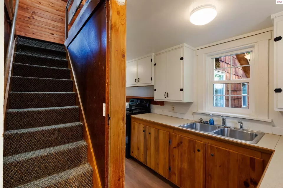 Entry Way - 220 N Main, Clark Fork, ID 83811 photo 2 of 4