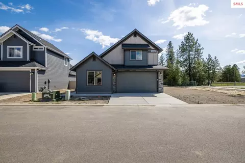 8424 N Snowflake Ln, Hayden, ID 83835