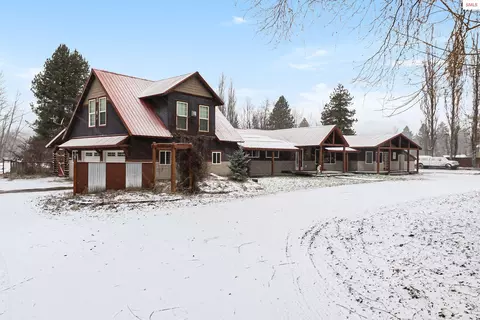 966 N Kootenai Rd, Sandpoint, ID 83864