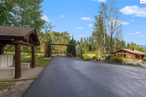 534 Saddleback Dr, Naples, ID 83847 photo 13