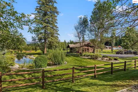534 Saddleback Dr, Naples, ID 83847 photo 11