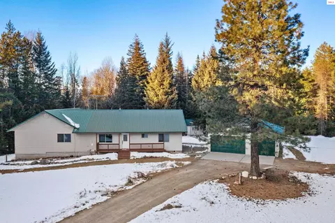 1657 E Dufort Rd, Sagle, ID 83860