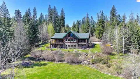 122 Makridge Ln, Kingston, ID 83839