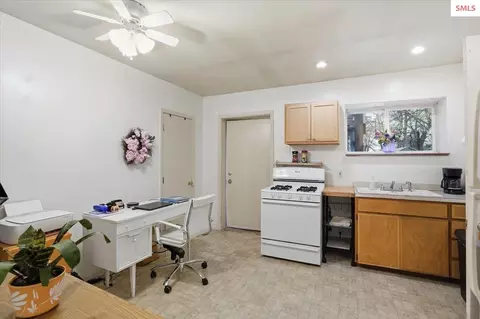 Kitchen - 215 Forest Ave, Sandpoint, ID 83864 photo 3 of 3