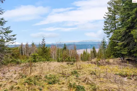 193 Cottage Ln, Bonners Ferry, ID 83805