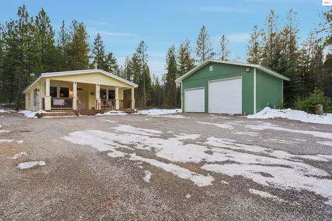 31480 N Riffle Rd, Spirit Lake, ID 83869
