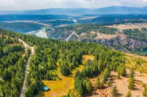 133 Two Tail Rd, Bonners Ferry, ID 83805