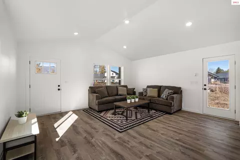375 Jasper Loop, Ponderay, ID 83852 photo 5