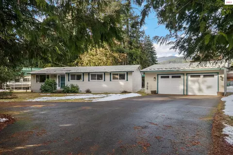 256 Vedelwood Dr, Sandpoint, ID 83864