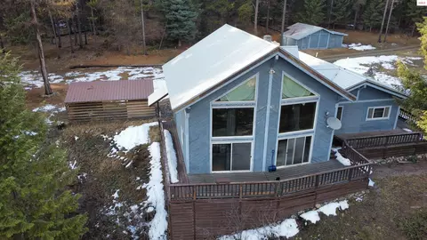 397 River View Dr, Yaak, MT 59935
