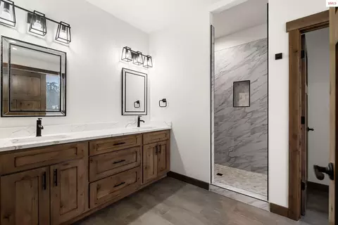 Bath - 105 Backtrack, Sandpoint, ID 83864 photo 1 of 6