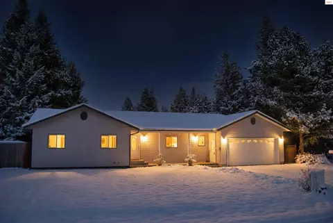 64 Westwood Dr, Moyie Springs, ID 83845
