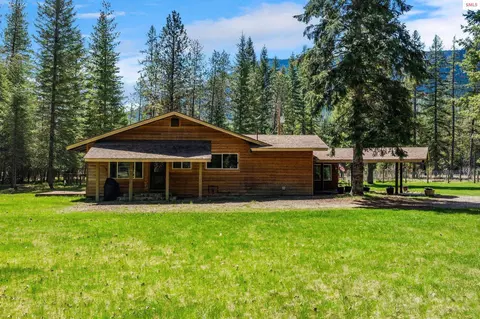384 Earl Ln, Bonners Ferry, ID 83805