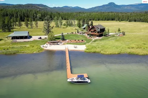 296 Camp Peine Rd, Sagle, ID 83860