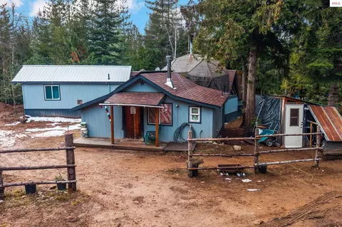 Exterior - 762 High Rd, Sandpoint, ID 83864 photo 2 of 20