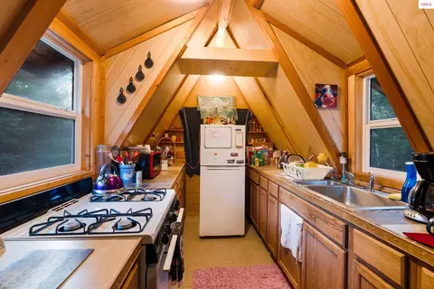 Kitchen - 762 High Rd, Sandpoint, ID 83864 photo 3 of 3