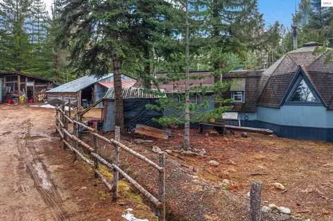Exterior - 762 High Rd, Sandpoint, ID 83864 photo 15 of 20