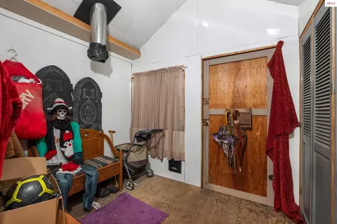 Entry Way - 762 High Rd, Sandpoint, ID 83864 photo 6 of 6