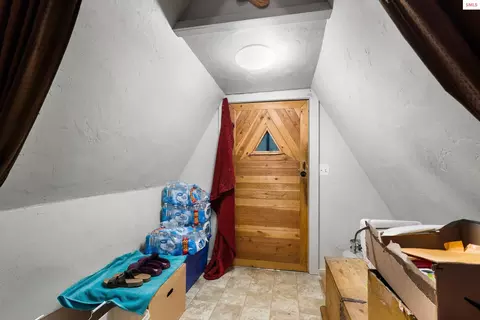 Entry Way - 762 High Rd, Sandpoint, ID 83864 photo 2 of 6