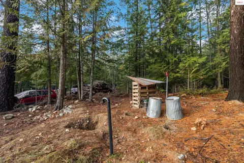 Exterior - 762 High Rd, Sandpoint, ID 83864 photo 3 of 20