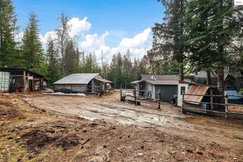 Exterior - 762 High Rd, Sandpoint, ID 83864 photo 4 of 20