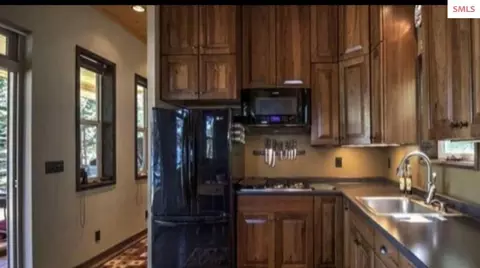 Kitchen - 145 Cedar Dr, Bayview, ID 83803 photo 2 of 3