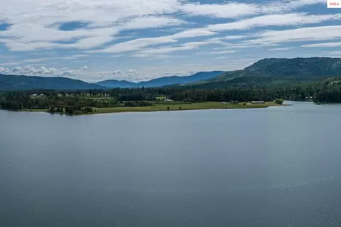 475 Campbell Point Rd, Laclede, ID 83841