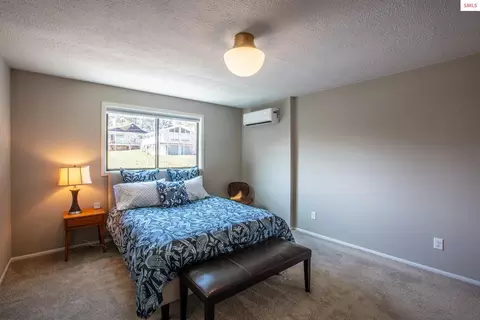 Bedroom - 475 Campbell Point Rd, Laclede, ID 83841 photo 3 of 9