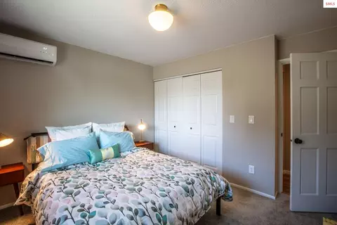 Bedroom - 475 Campbell Point Rd, Laclede, ID 83841 photo 6 of 9