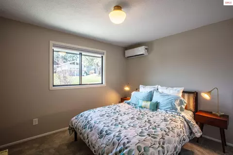 Bedroom - 475 Campbell Point Rd, Laclede, ID 83841 photo 5 of 9