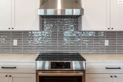 Kitchen - 475 Campbell Point Rd, Laclede, ID 83841 photo 3 of 5