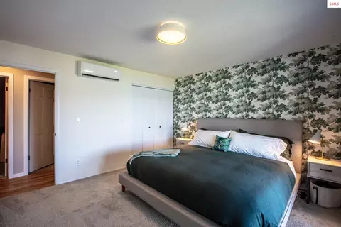 Bedroom - 475 Campbell Point Rd, Laclede, ID 83841 photo 2 of 9